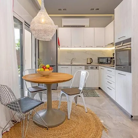 Elia & Anthos Deluxe Apartmán *