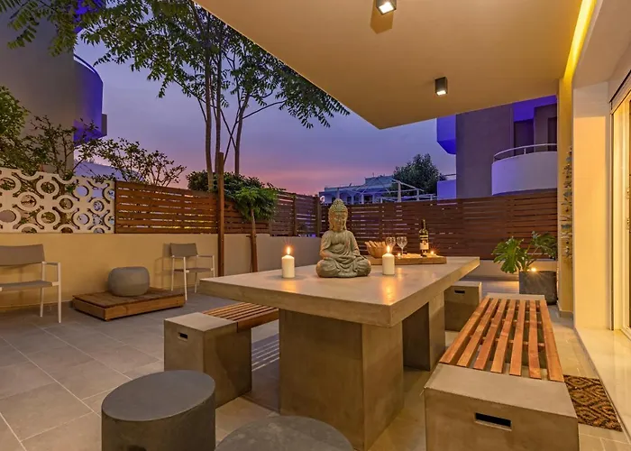 Elia & Anthos Deluxe *