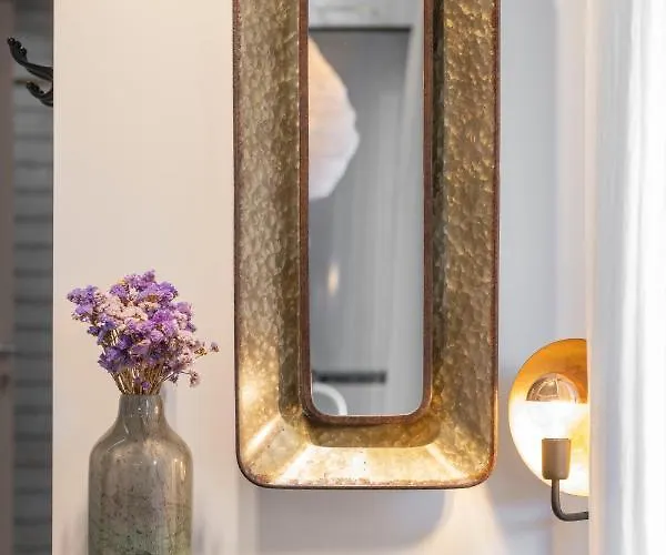 Elia & Anthos Deluxe *