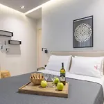 Elia & Anthos Deluxe Daire