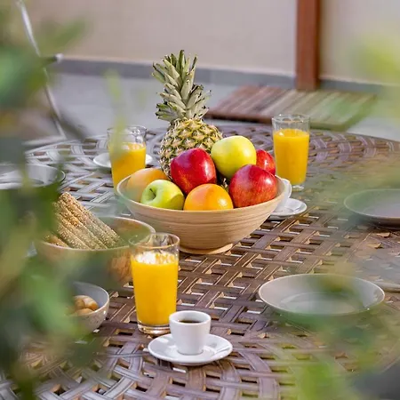 Elia & Anthos Deluxe *