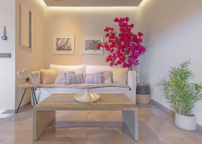 Elia & Anthos Deluxe *